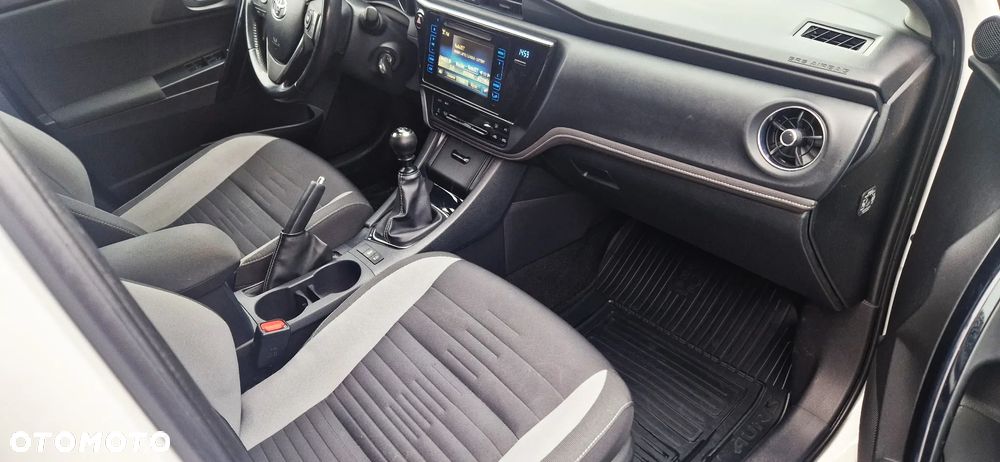 Toyota Auris 1.6 D-4D Dynamic - 8