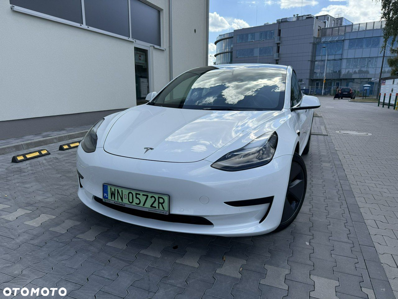 Tesla Model 3 - 3