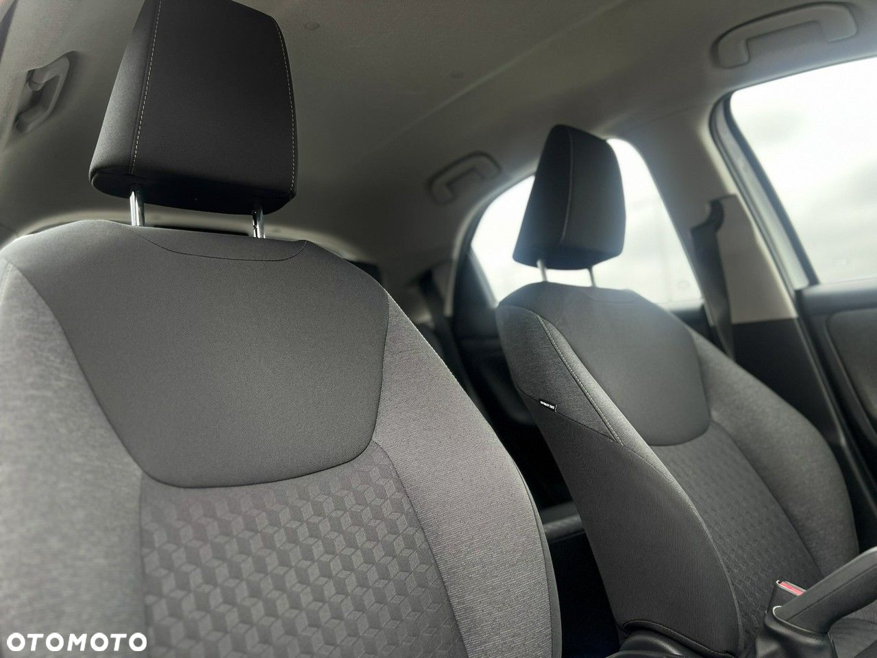 Toyota Yaris 1.0 Comfort - 35