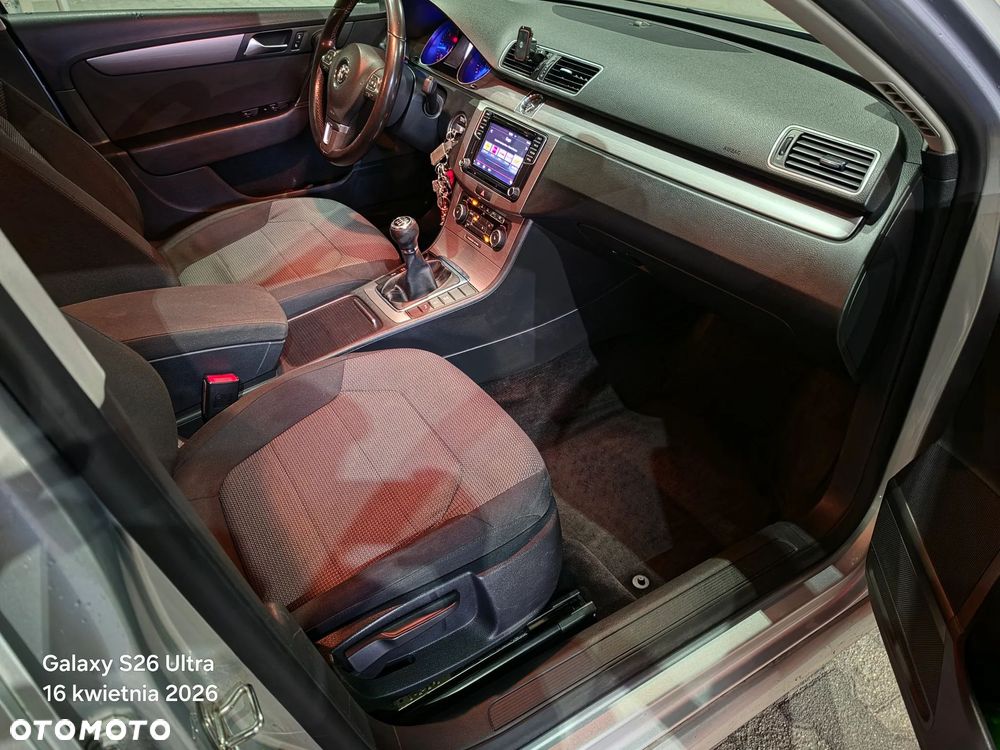 Volkswagen Passat 2.0 TDI DPF Comfortline - 18