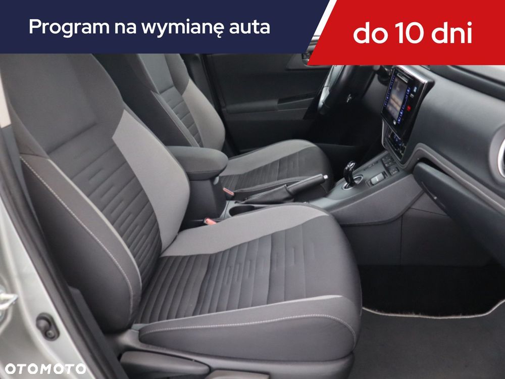 Toyota Auris - 11