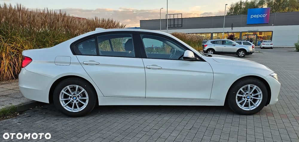 BMW Seria 3 320i - 2