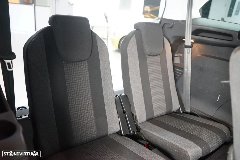 Peugeot 5008 1.5 BlueHDi Allure EAT8 - 37