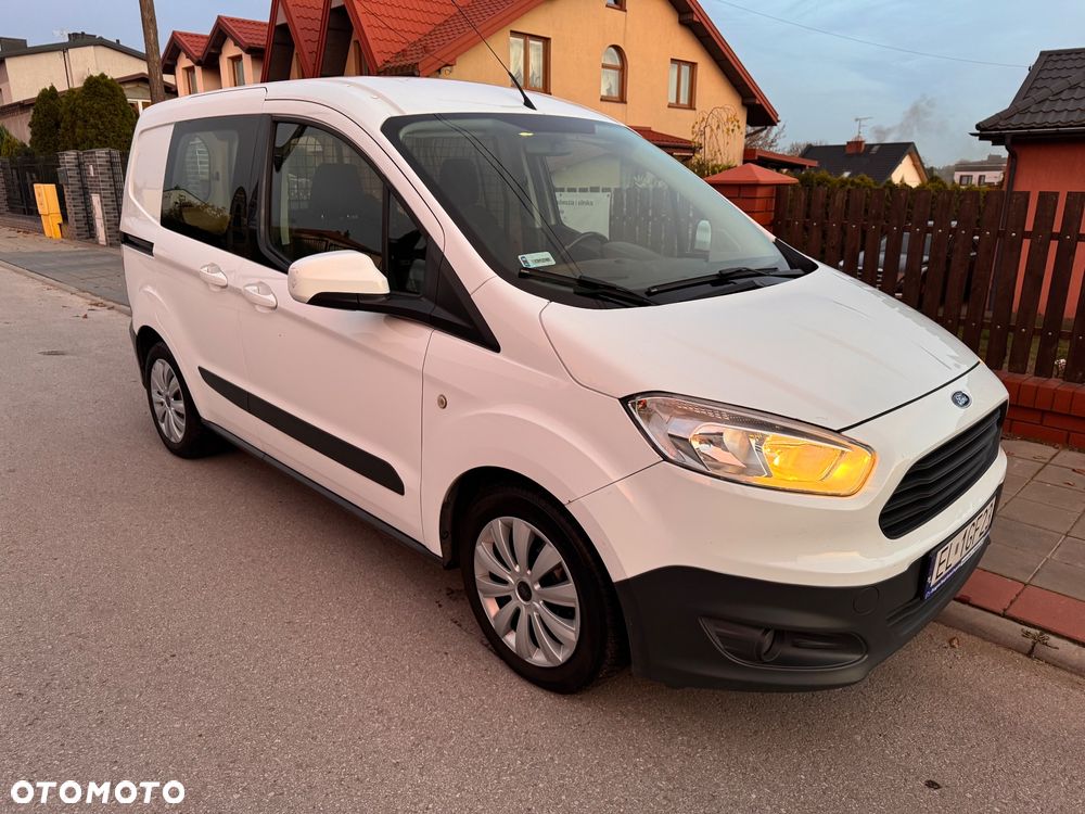 Ford Transit Courier - 10