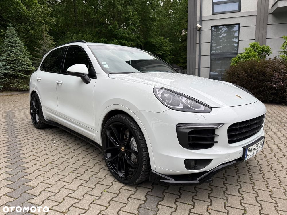 Porsche Cayenne - 1