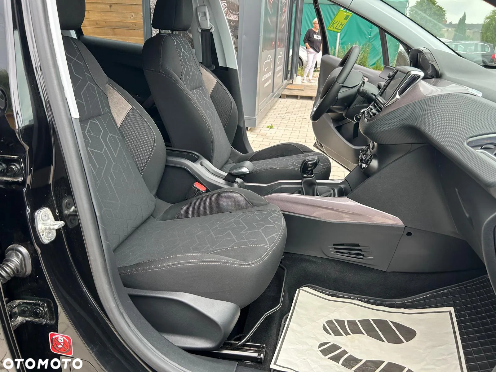 Peugeot 2008 1.2 Pure Tech Style EU6 - 20