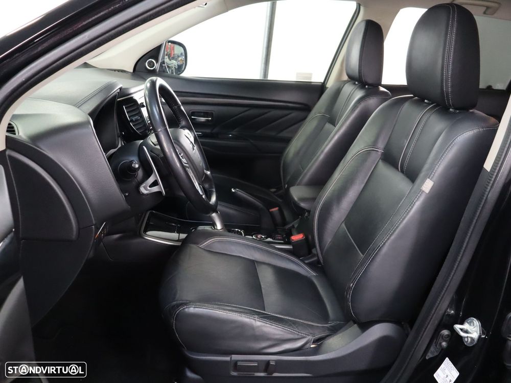 Mitsubishi Outlander 2.0 Intense Navi - 10