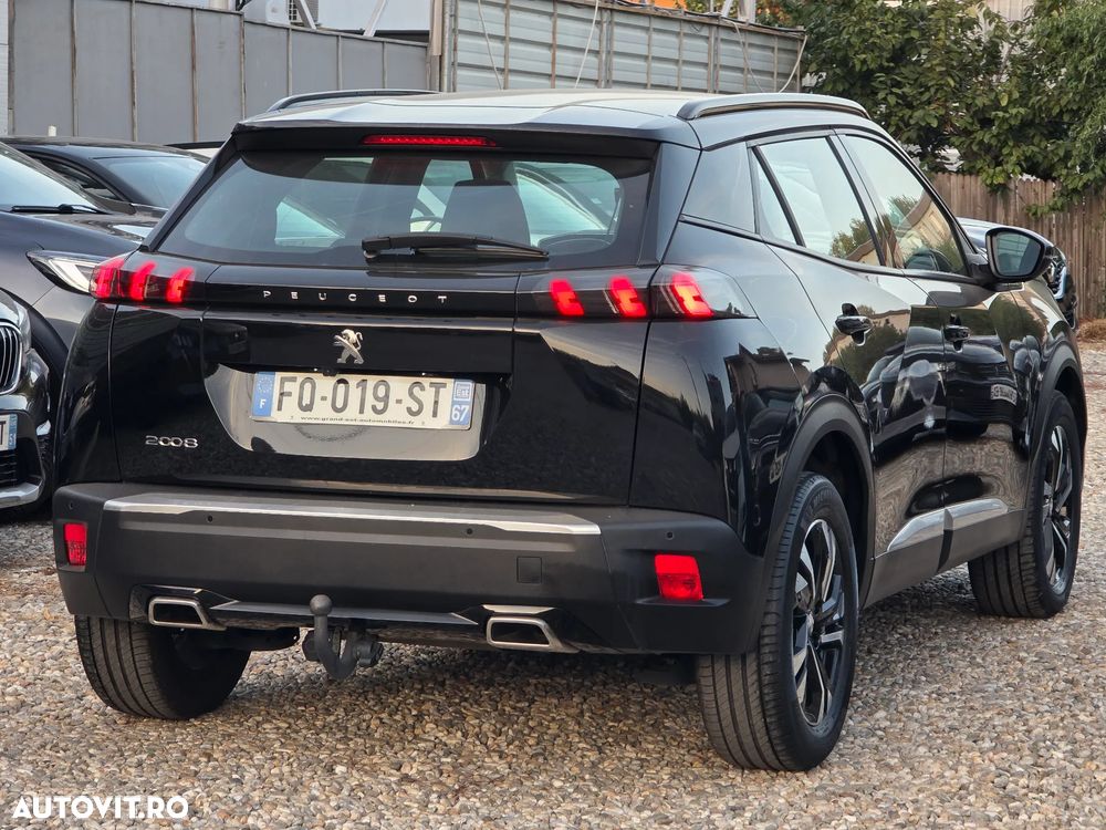 Peugeot 2008 PureTech 130 EAT8 GT - 14