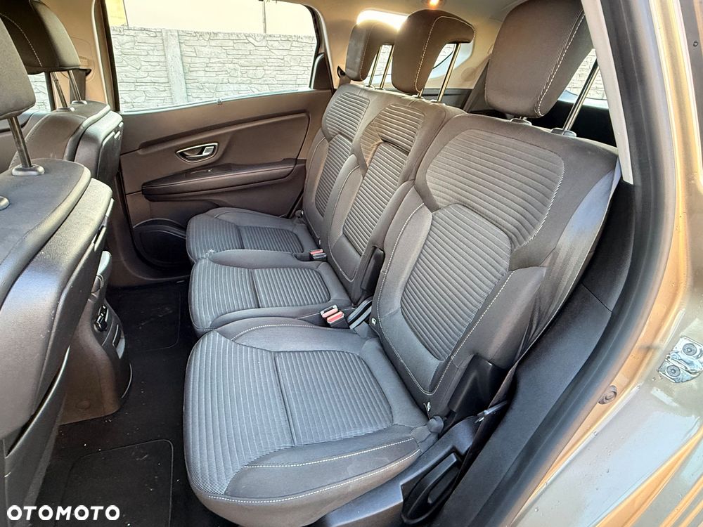 Renault Grand Scenic - 13