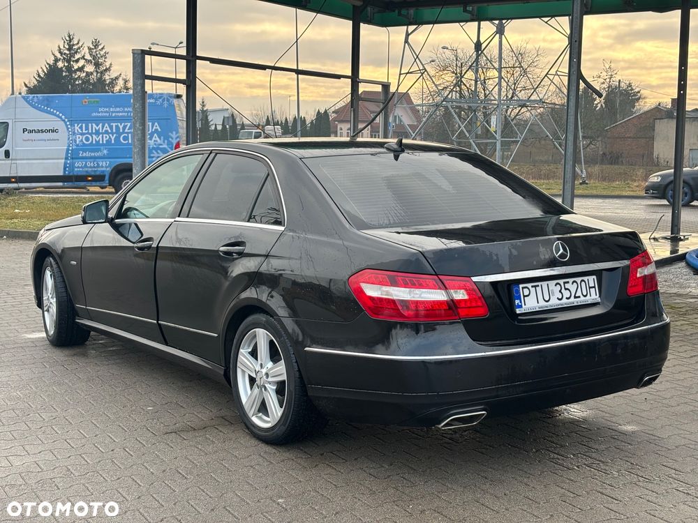 Mercedes-Benz Klasa E 220 CDI DPF BlueEFFICIENCY Automatik Avantgarde - 4