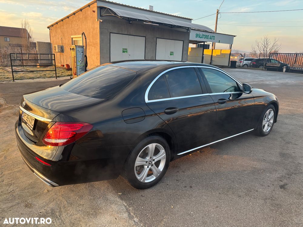 Mercedes-Benz E 220 d 4MATIC Aut. - 3