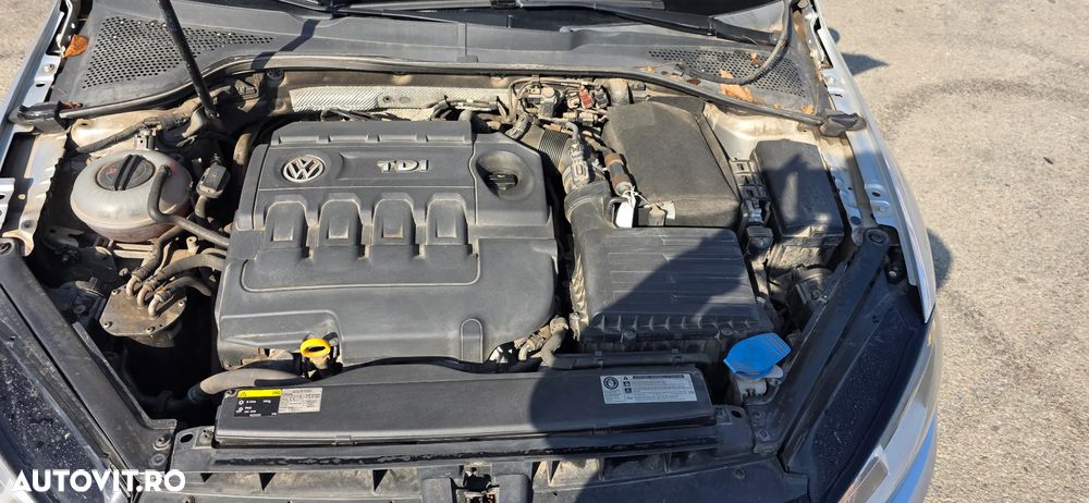 Volkswagen Golf 1.6 TDI BlueMotion Technology Lounge - 27