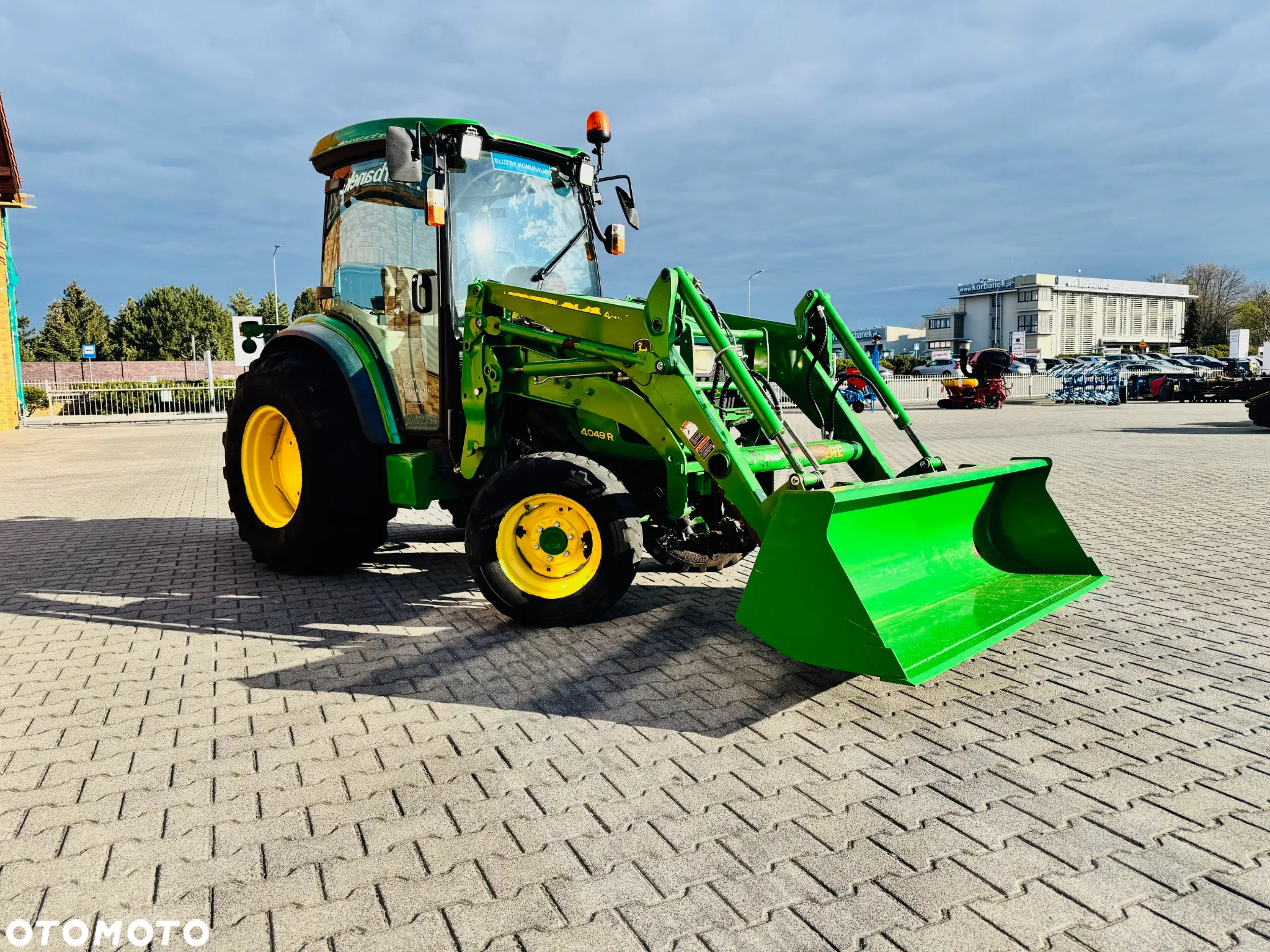 John Deere Seria R 4049R Dostępny od ręki w stanie idealnym - 5