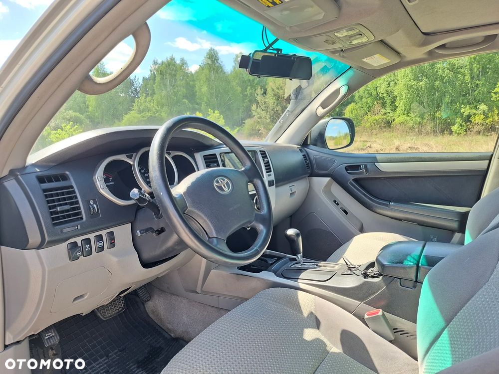 Toyota 4-Runner - 11