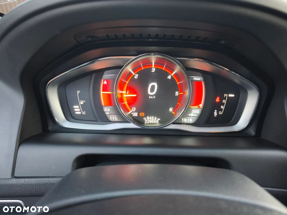 Volvo XC 60 D4 Geartronic Summum - 16