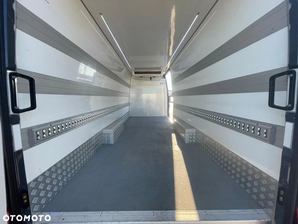 Iveco 35S18V Izoterma Furgon Maxi - 23