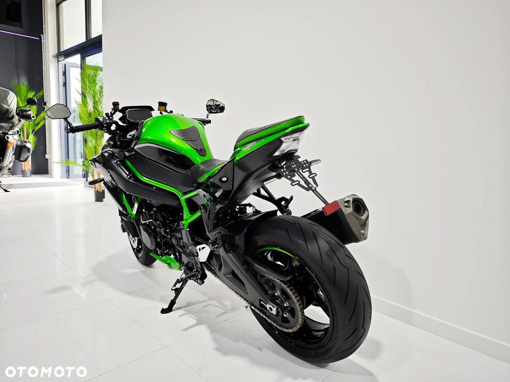 Kawasaki H2 - 23