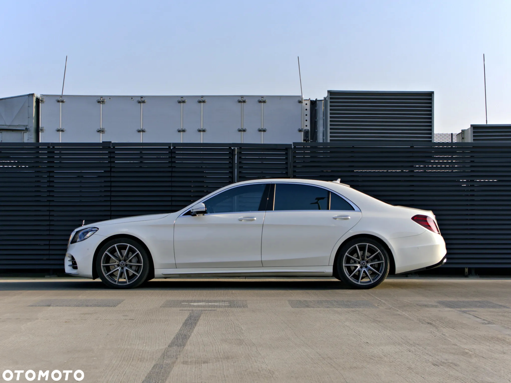 Mercedes-Benz Klasa S 560 4-Matic L 9G-TRONIC - 26