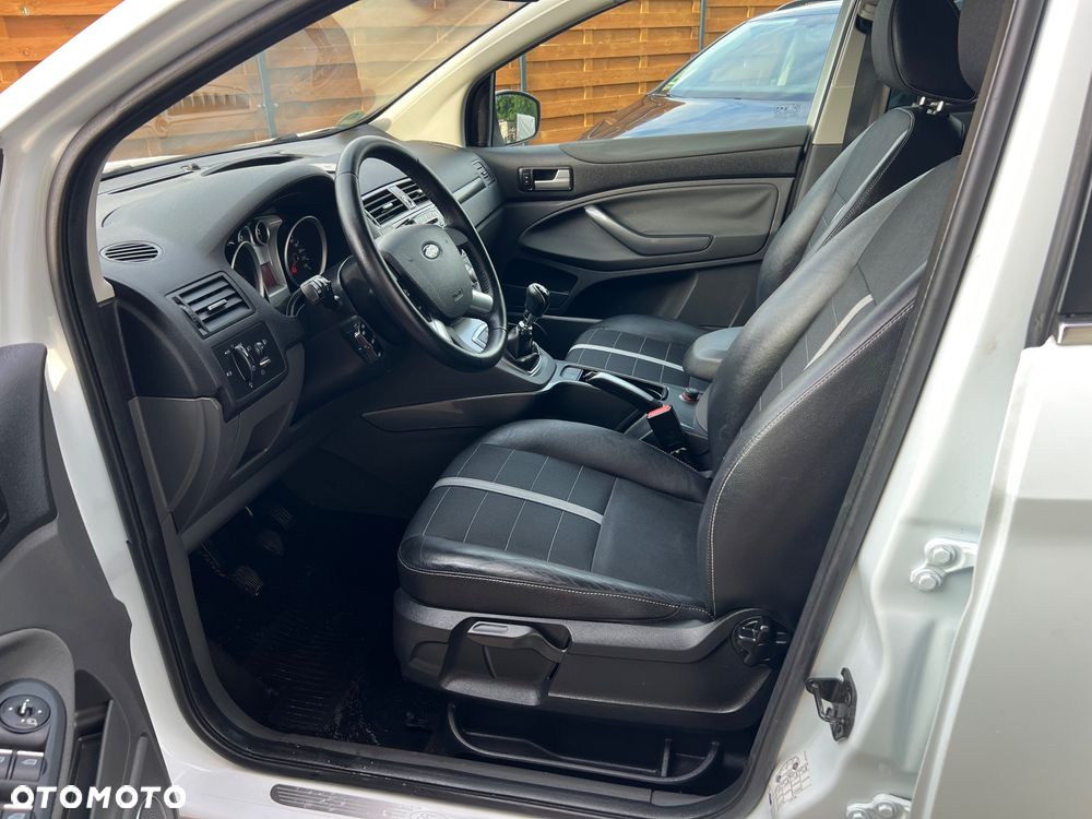 Ford Kuga - 15
