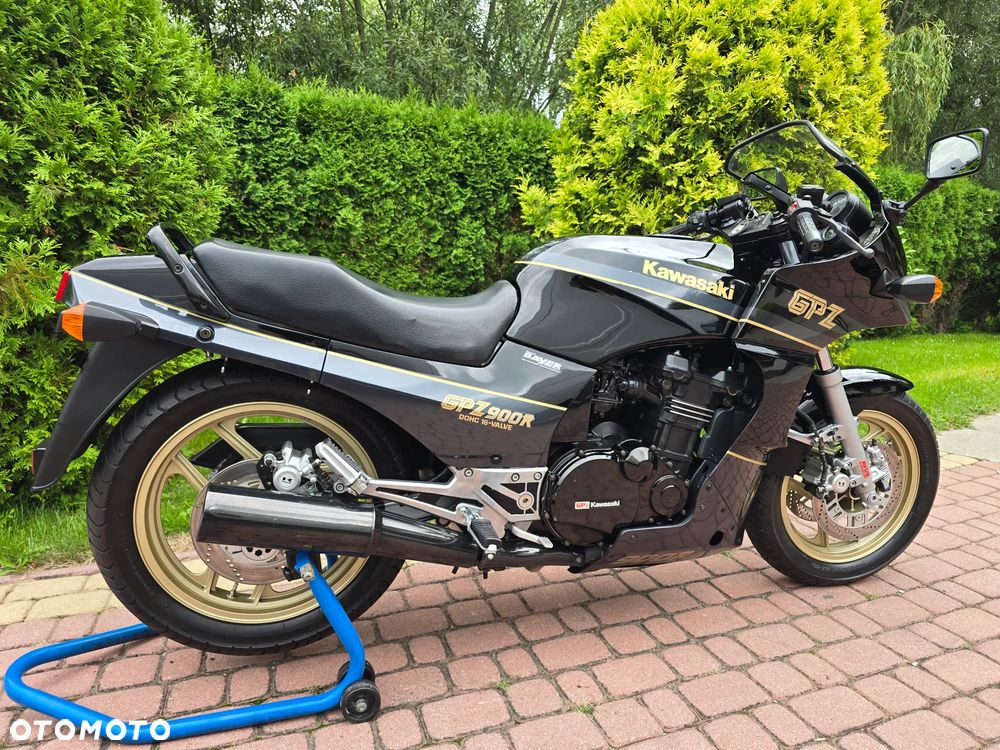 Kawasaki GPZ - 7