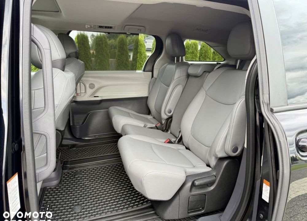 Toyota Sienna - 19