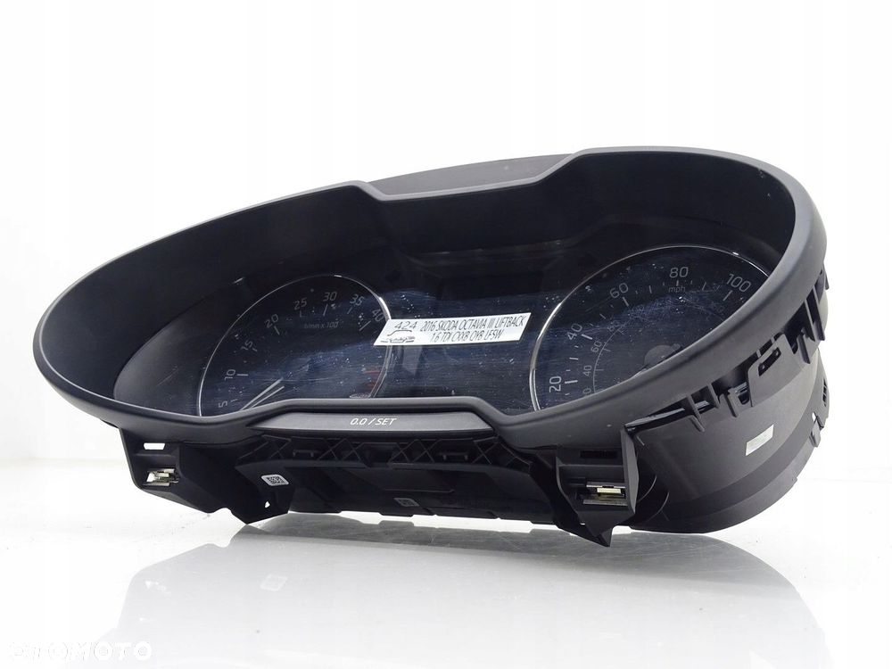 LICZNIK ZEGAR SKODA OCTAVIA III 5E 1.6 TDI CXX CXXB 16R 5E0920951B - 1