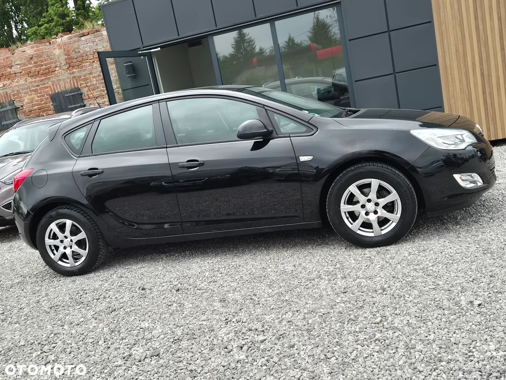 Opel Astra 1.6 Design Edition - 15
