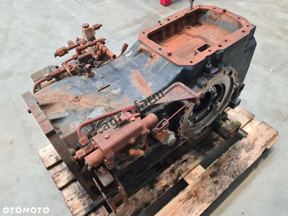 TYLNY MOST NEW HOLLAND T6.160 44980050 - 2