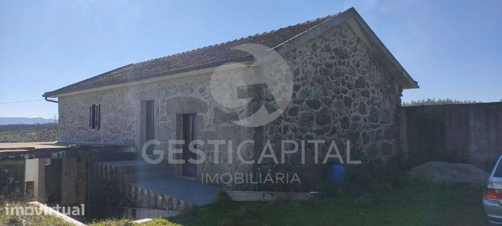 Quinta agrícola com recursos hídricos e armazém em Gestaçô, Baião