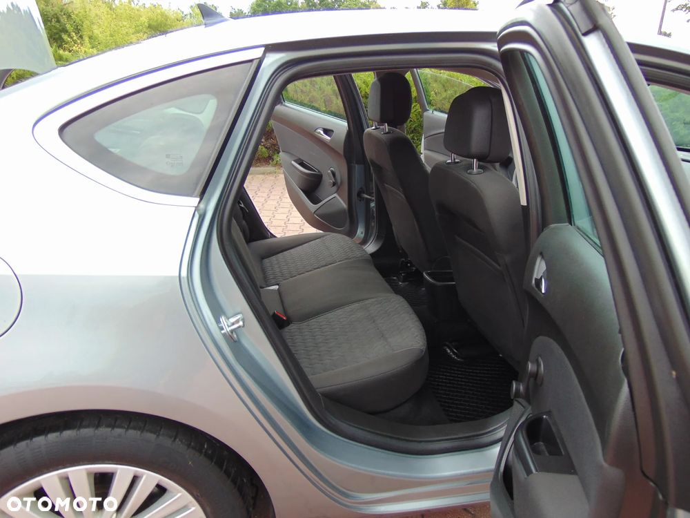 Opel Astra 1.7 CDTI DPF Exklusiv - 23