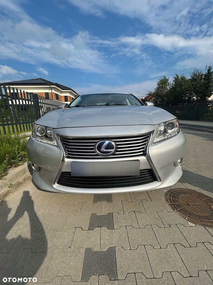 Lexus ES - 1