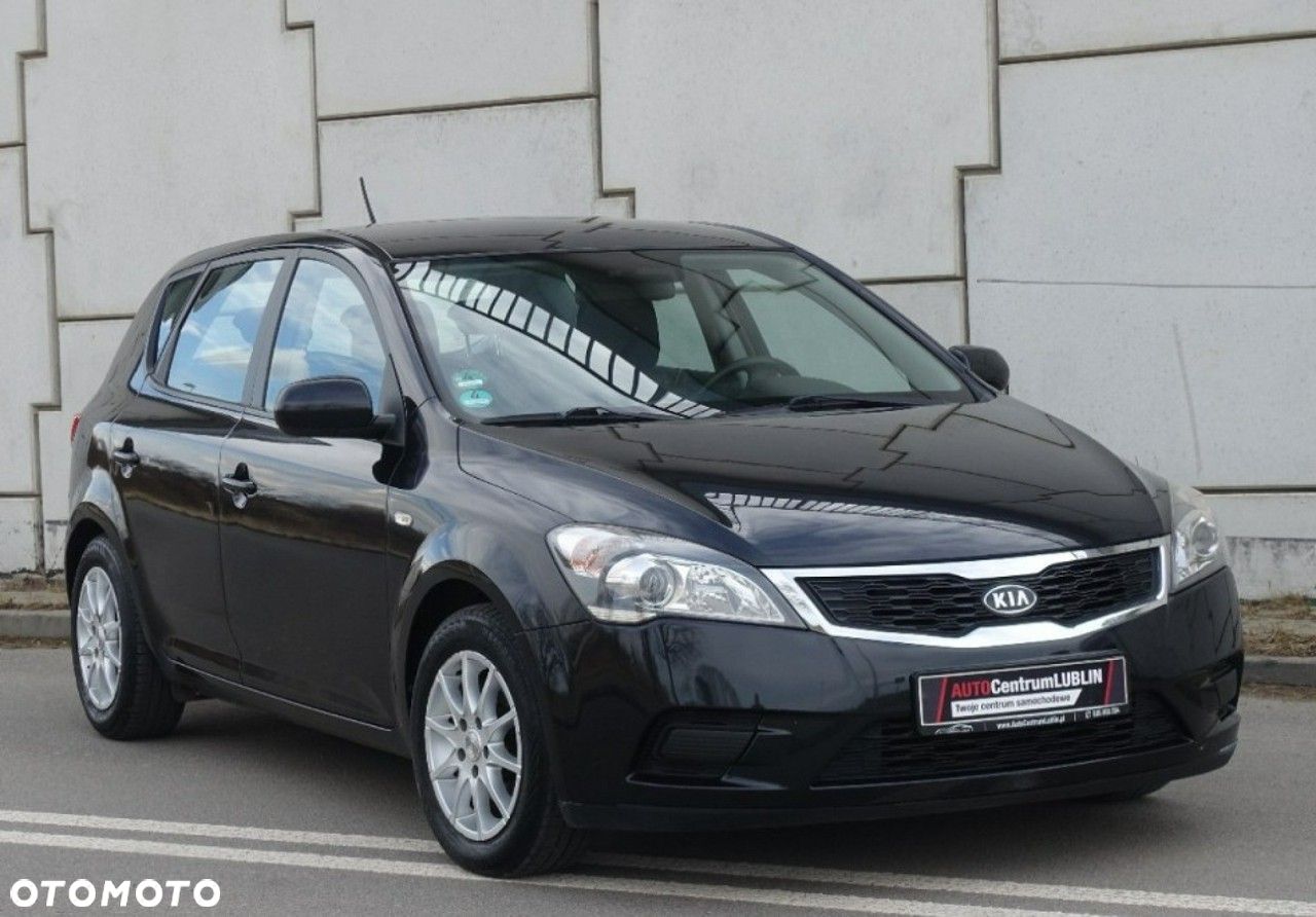 Kia Ceed - 1