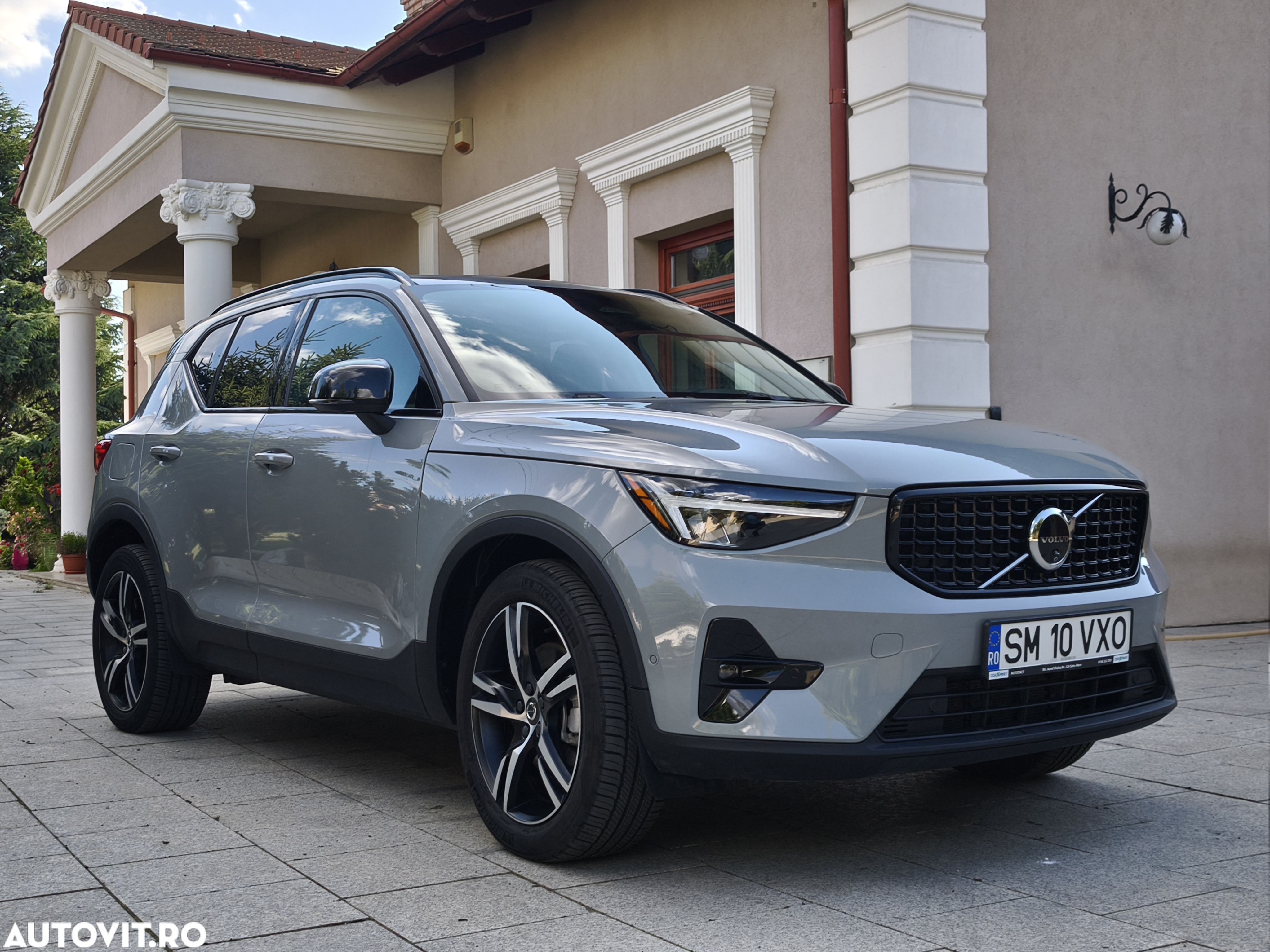 Volvo XC 40 T5 AWD R-Design - 1