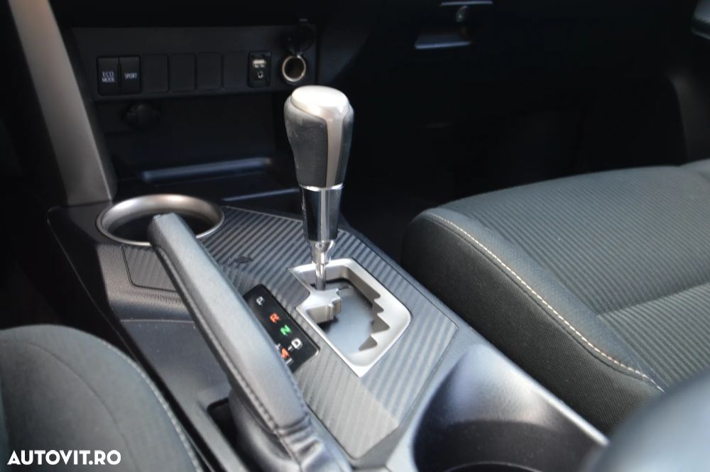 Toyota RAV4 2.2 D-4D 4x4 Automatik Edition - 29