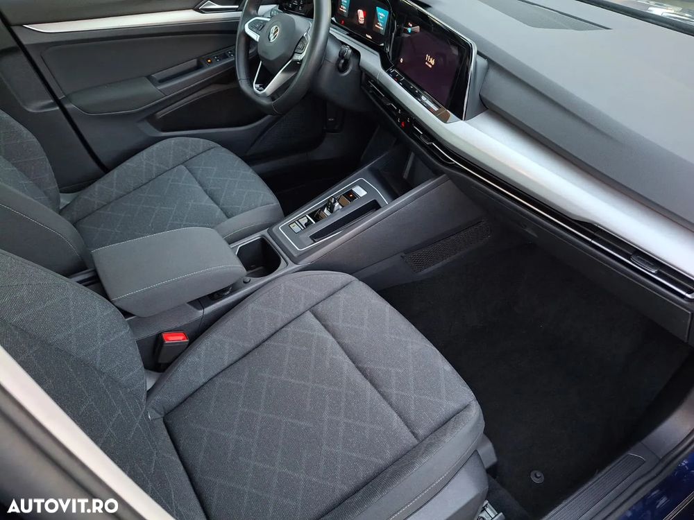 Volkswagen Golf - 11