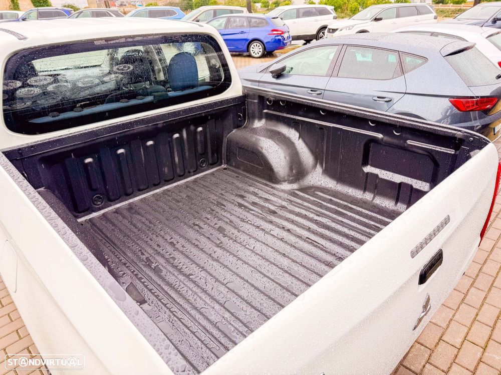 Mitsubishi L200 2.3 DI-D CD Invite 4WD - 9