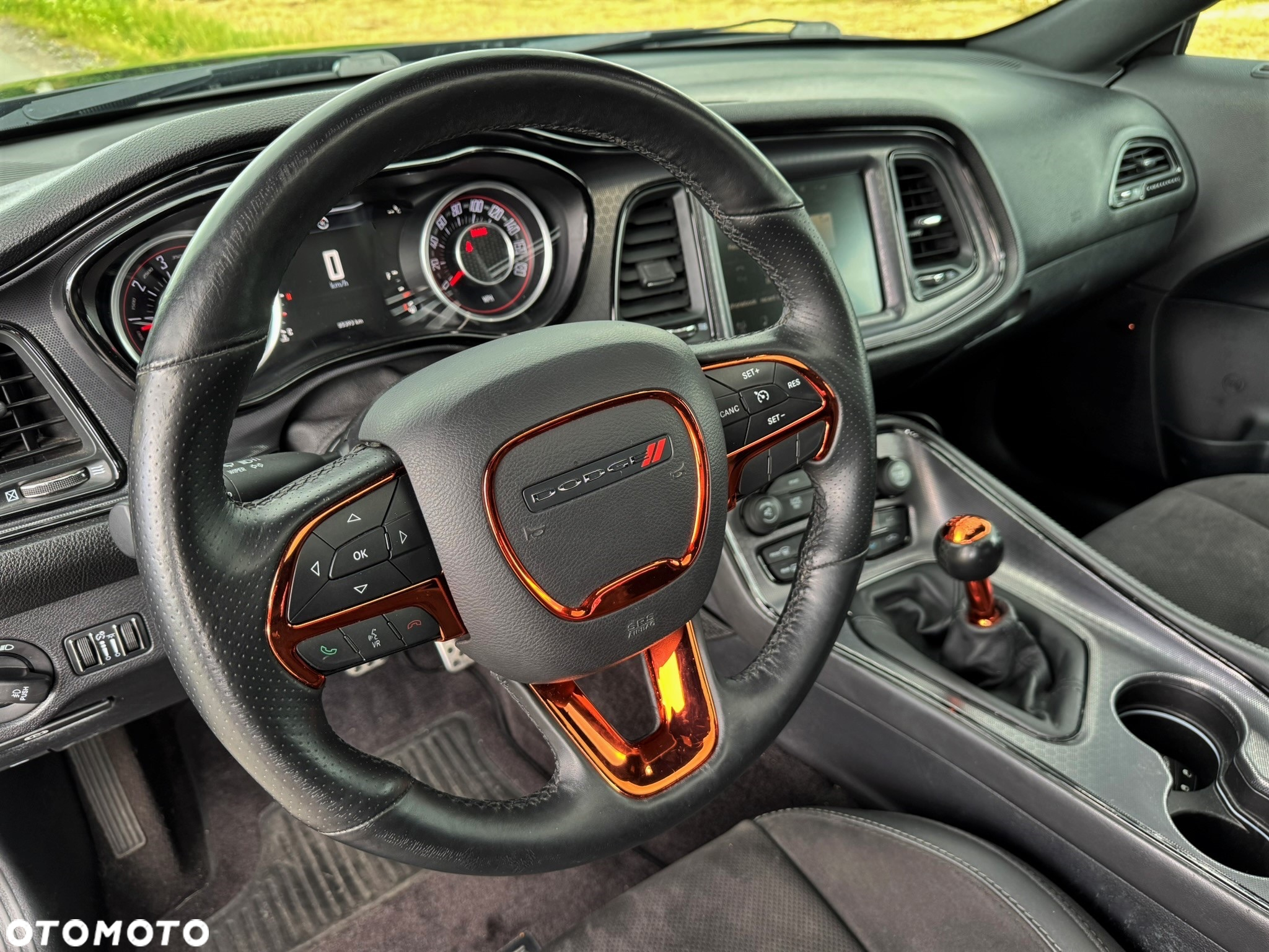 Dodge Challenger - 16
