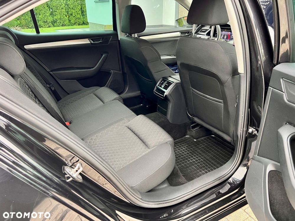 Skoda Superb 2.0 TDI SCR Style DSG - 11