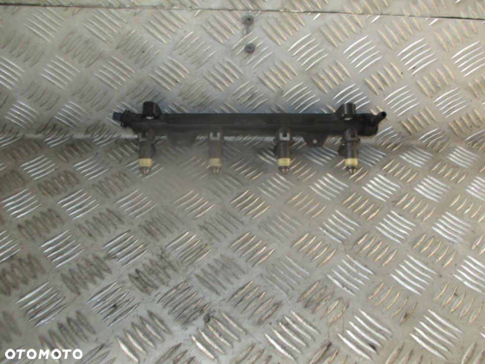 Listwa wtryskowa wtryskiwacze Skoda Fabia I 1.4B 16V - 2