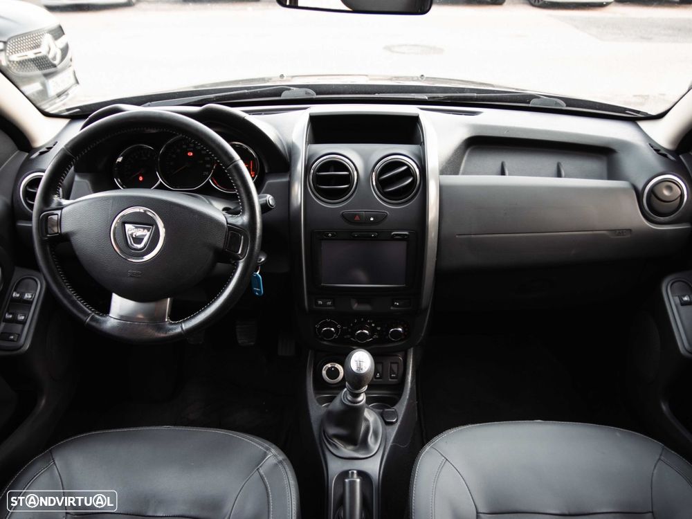 Dacia Duster 2015 photo 2
