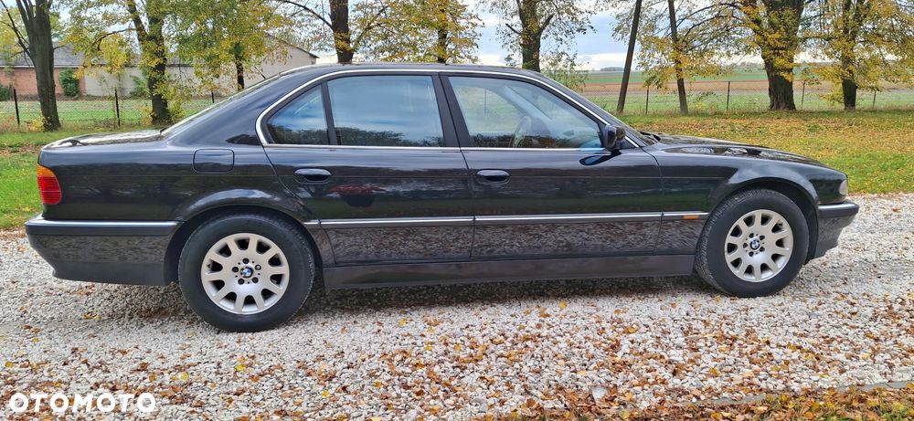 BMW Seria 7 735i L - 29