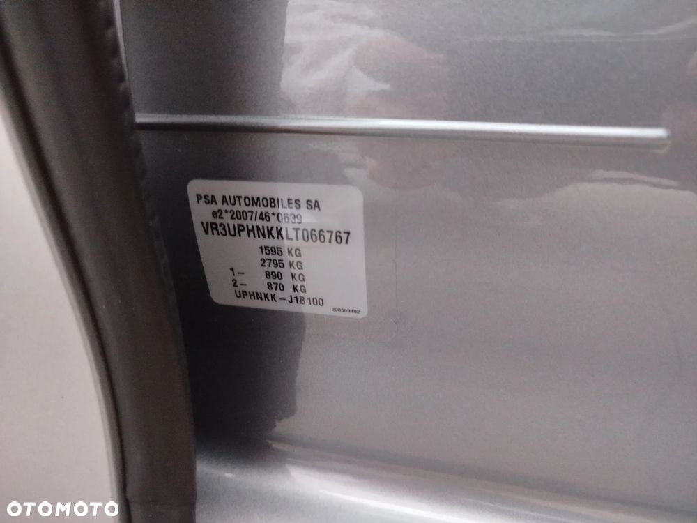 Peugeot 208 PureTech 100 GT - 40