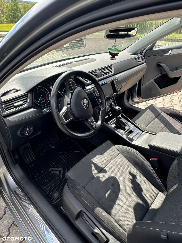 Skoda Superb 2.0 TDI Active DSG - 8