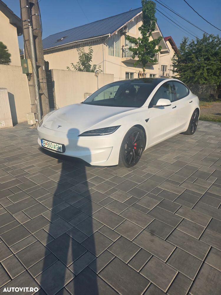 Tesla Model 3 - 4