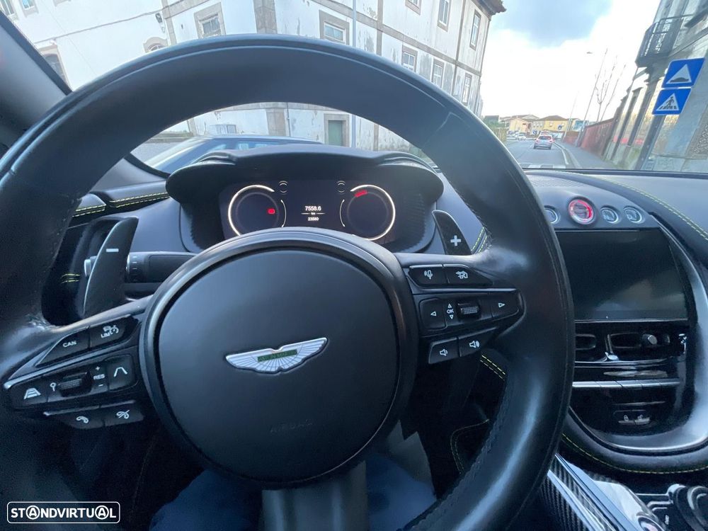 Aston Martin DBX 707 - 21