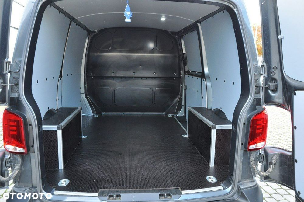 Volkswagen Transporter - 14