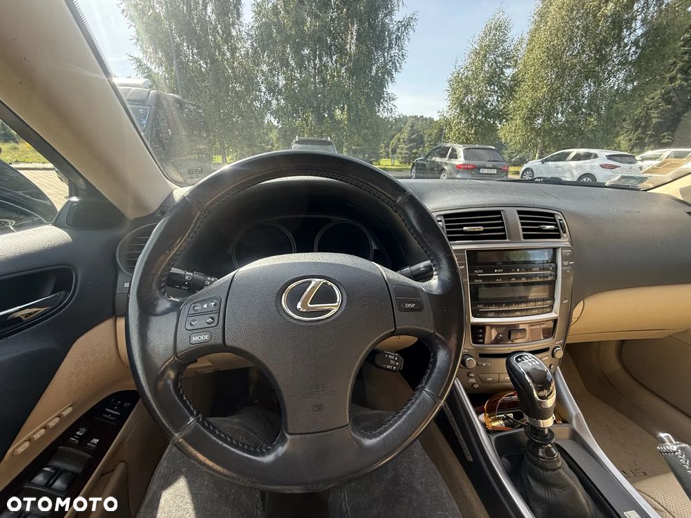 Lexus IS - 8