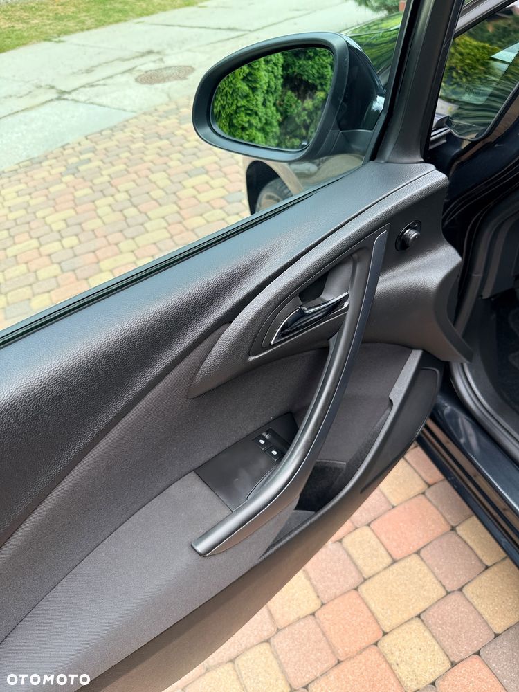 Opel Astra 1.4 Turbo Innovation - 17