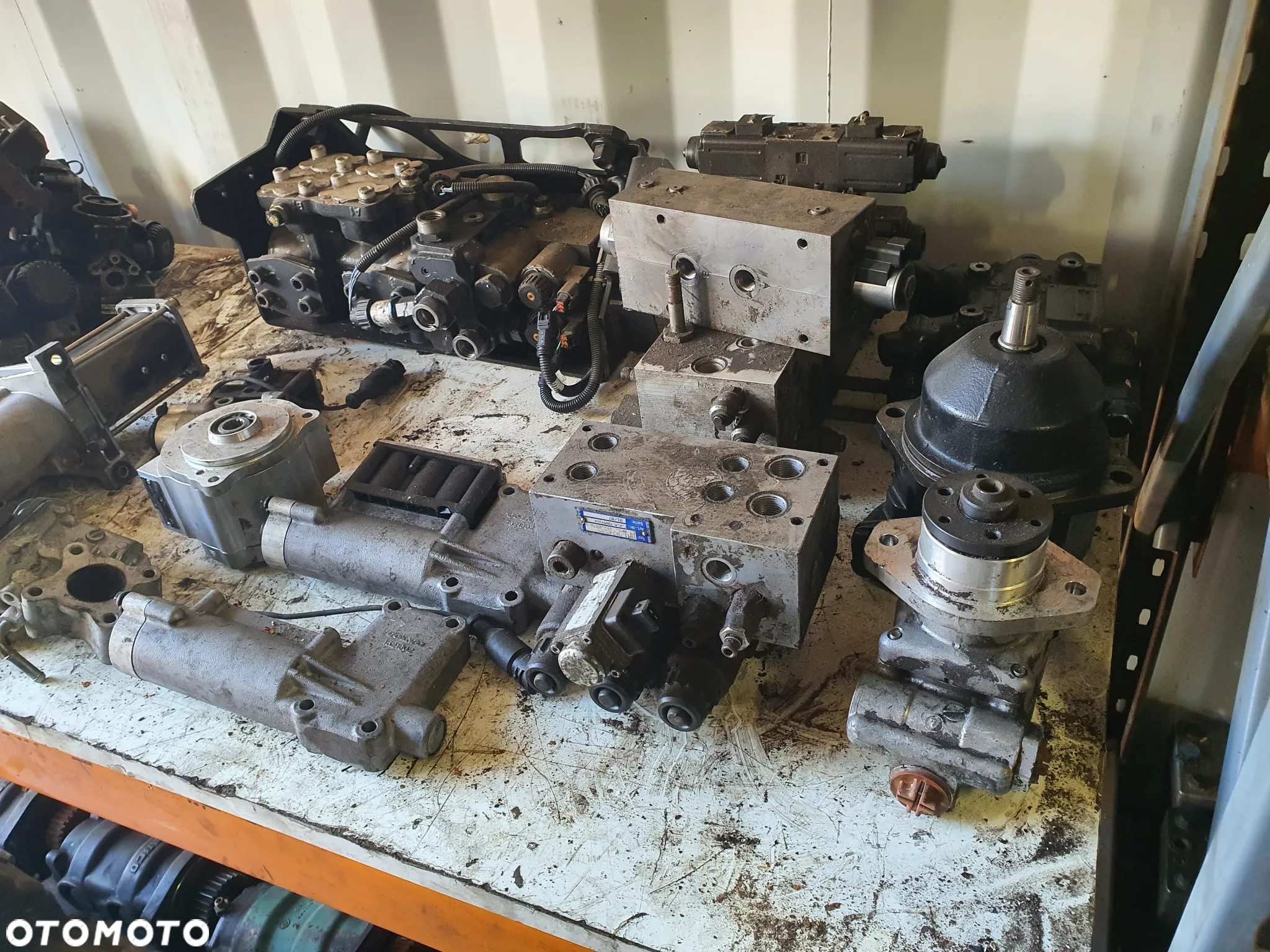 Przystawka odbioru mocy pompa hydrauliczna rozdzielacz napęd MAN DAF Iveco Volvo Scania Renault ZF - 9
