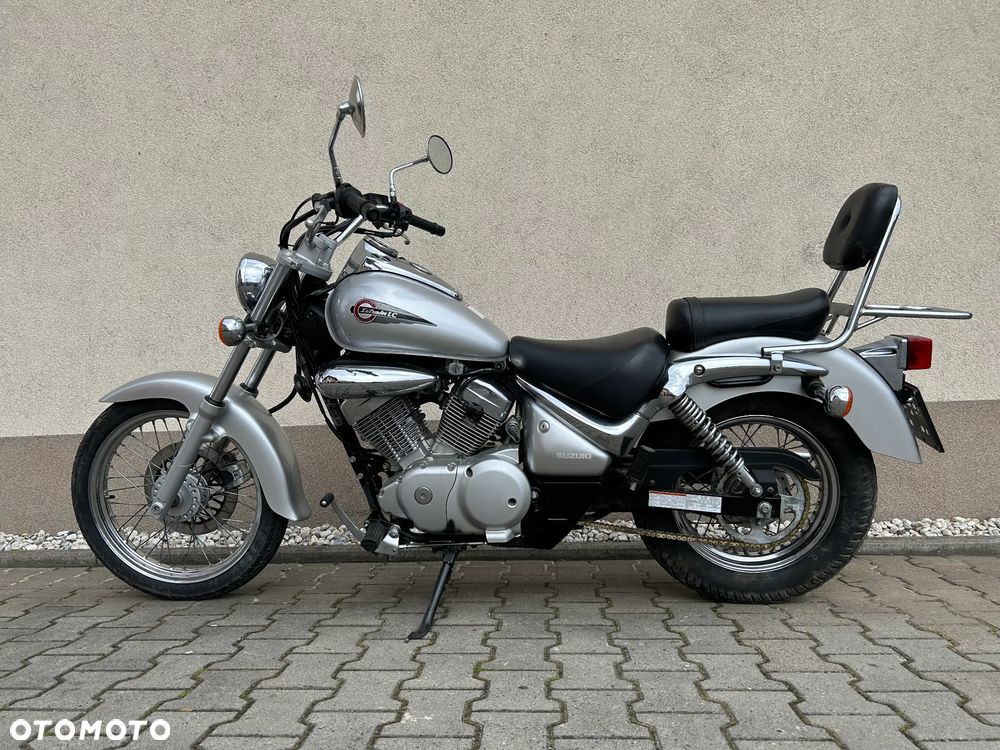 Suzuki Intruder - 3